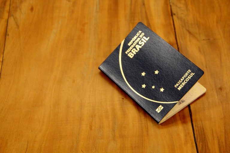 Retenção de passaporte